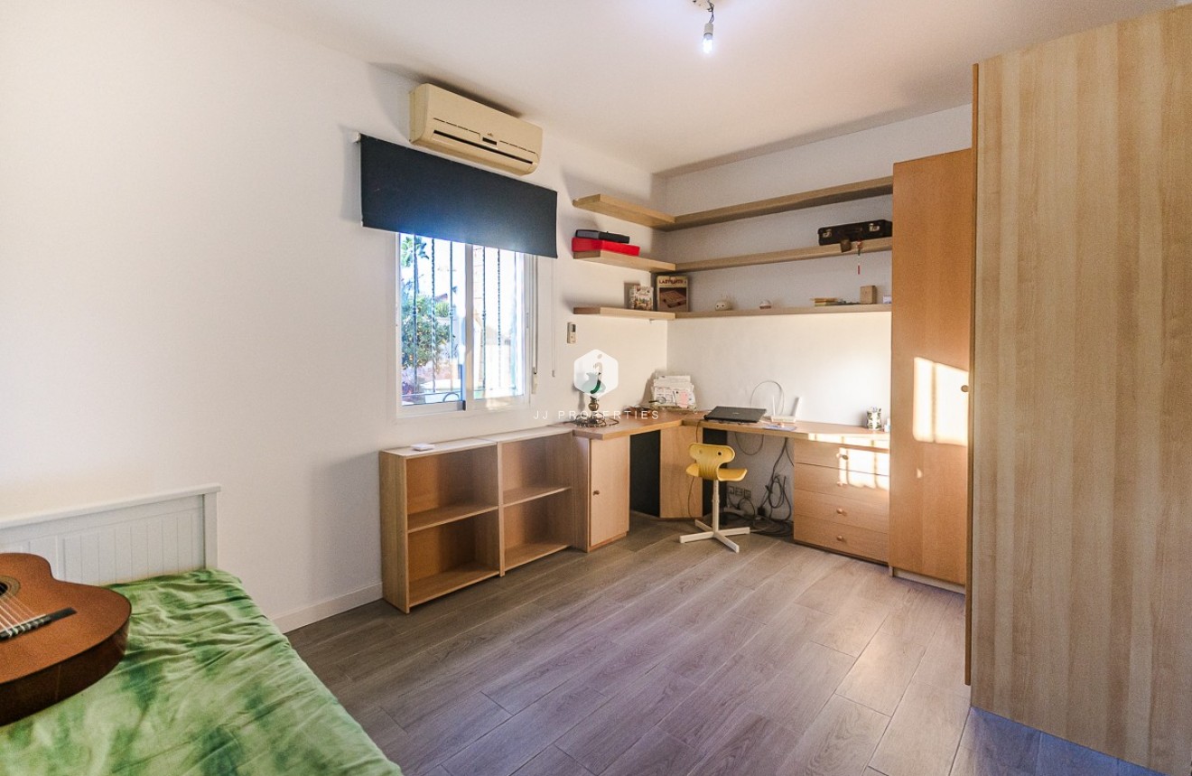 Resale - Villa -
Benferri - Inland