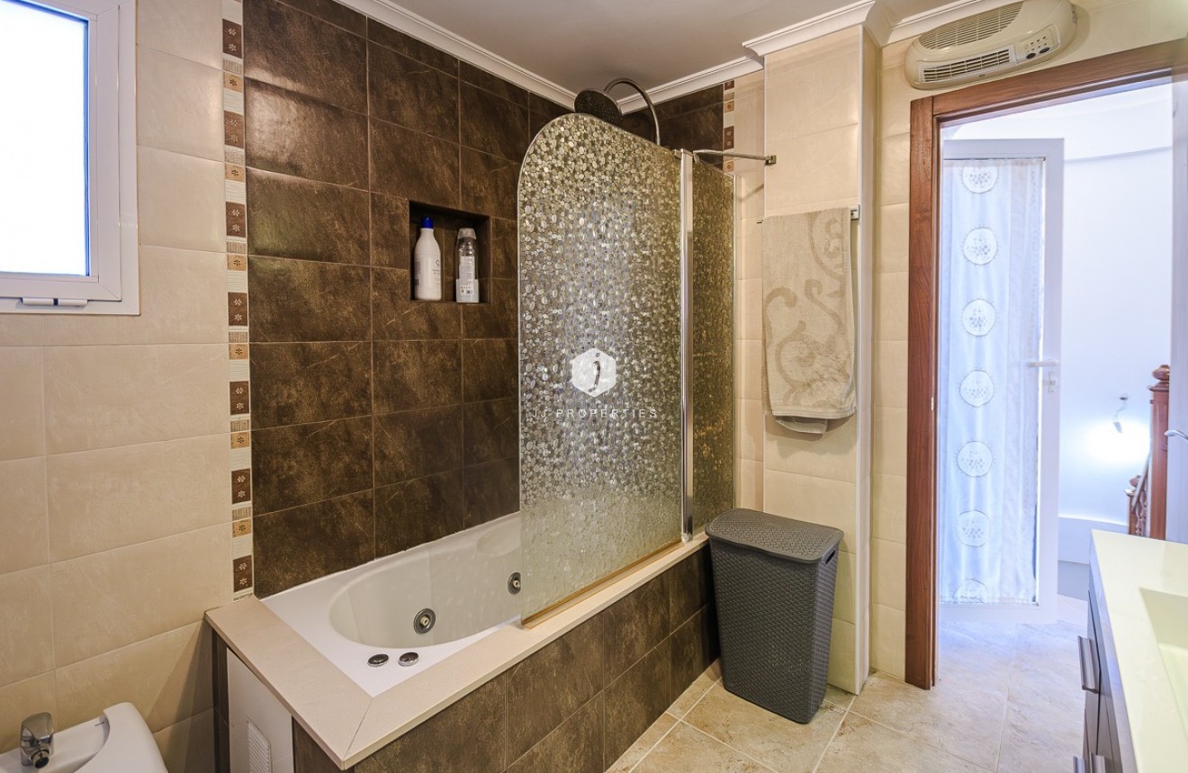 Resale - Villa -
Benferri - Inland