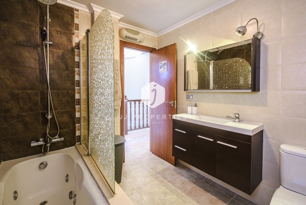 Resale - Villa -
Benferri - Inland