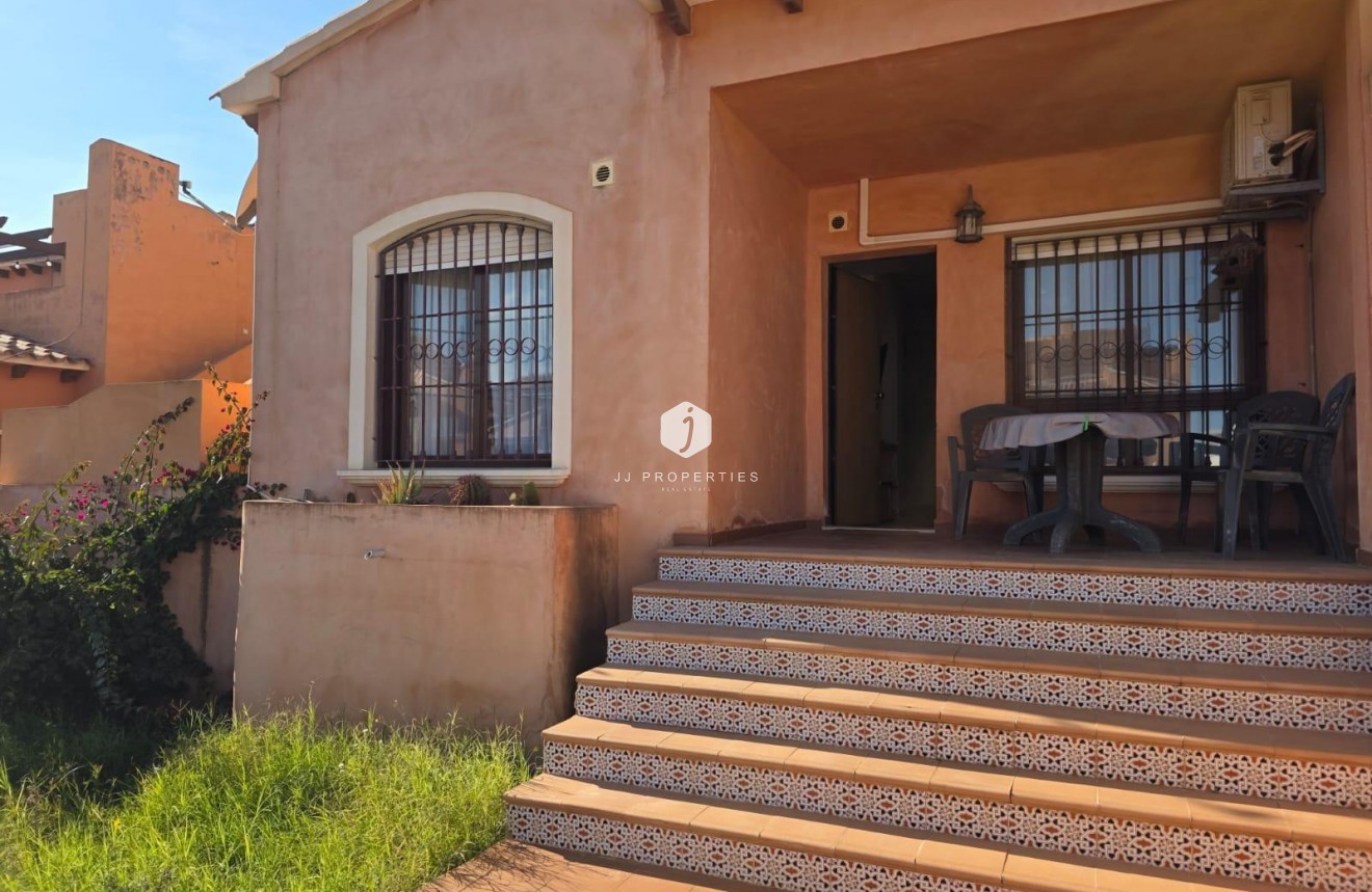 Resale - Bungalow -
Torrevieja - Zona Los Frutales