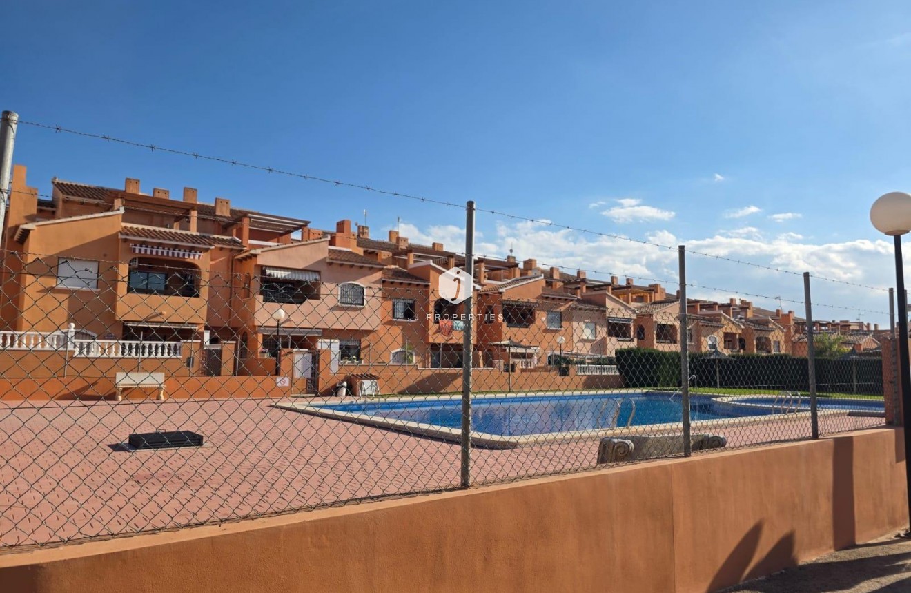 Resale - Bungalow -
Torrevieja - Zona Los Frutales