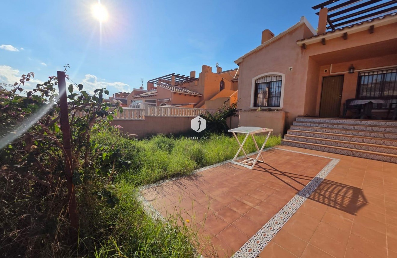 Resale - Bungalow -
Torrevieja - Zona Los Frutales
