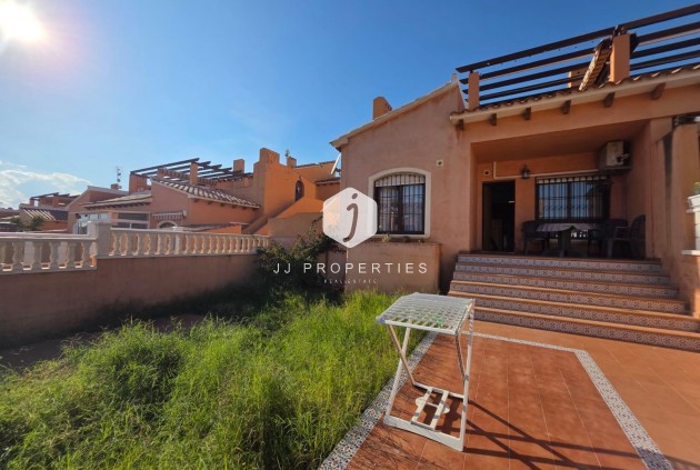 Resale - Bungalow -
Torrevieja - Zona Los Frutales