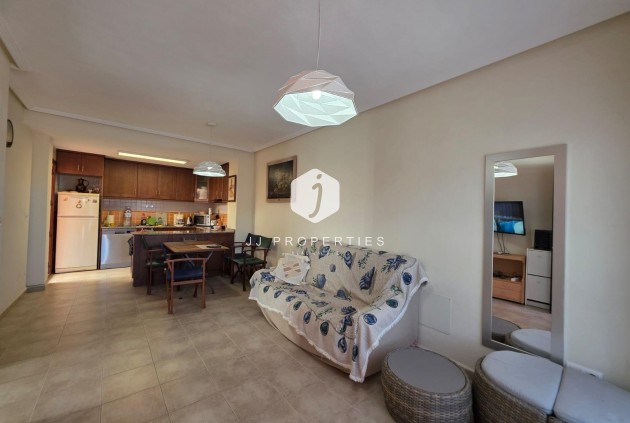 Resale - Bungalow -
Torrevieja - Zona Los Frutales