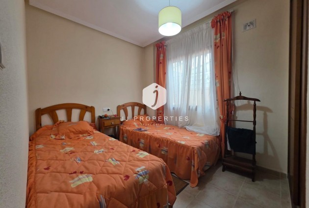 Resale - Bungalow -
Torrevieja - Zona Los Frutales