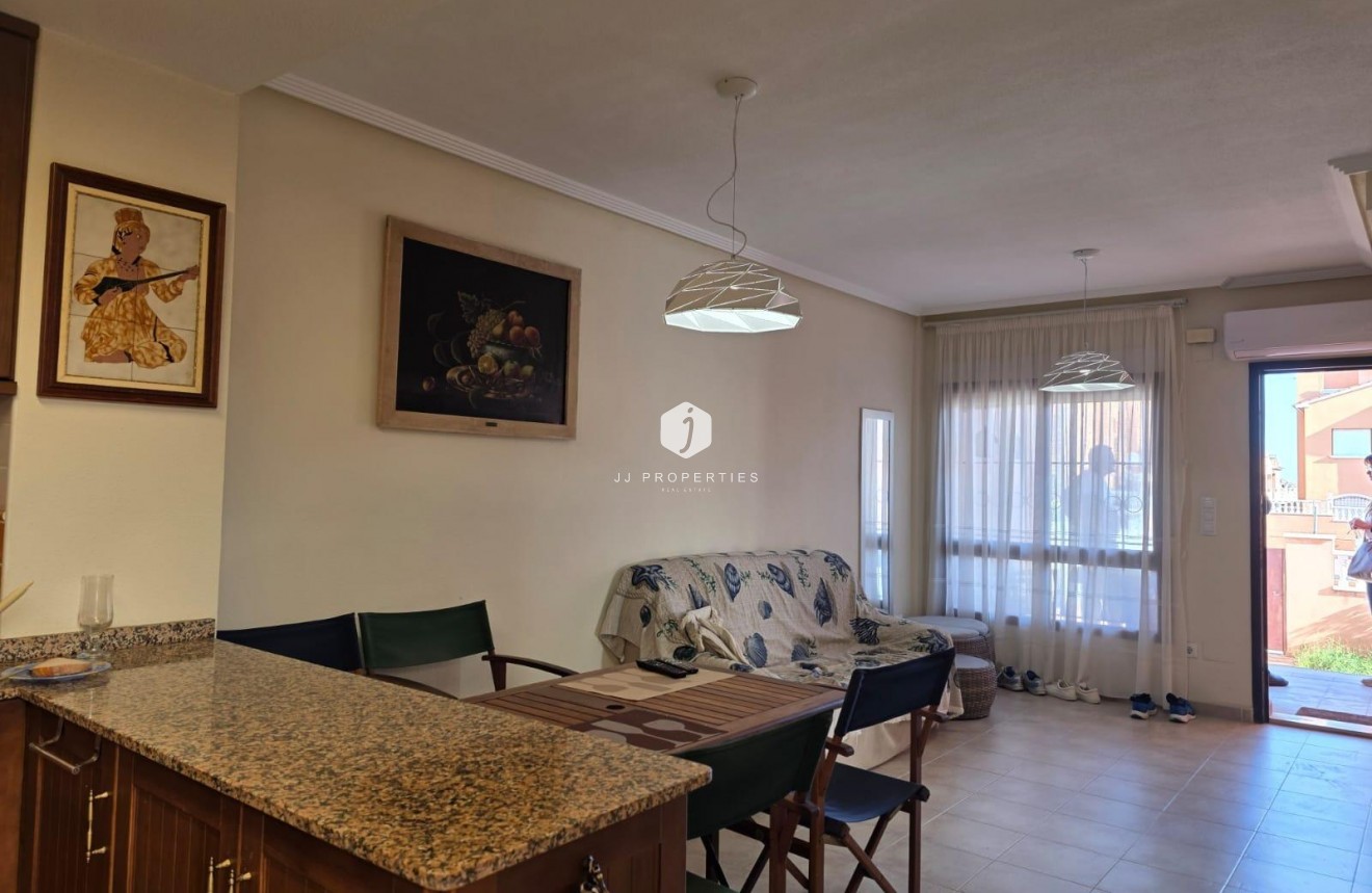 Resale - Bungalow -
Torrevieja - Zona Los Frutales