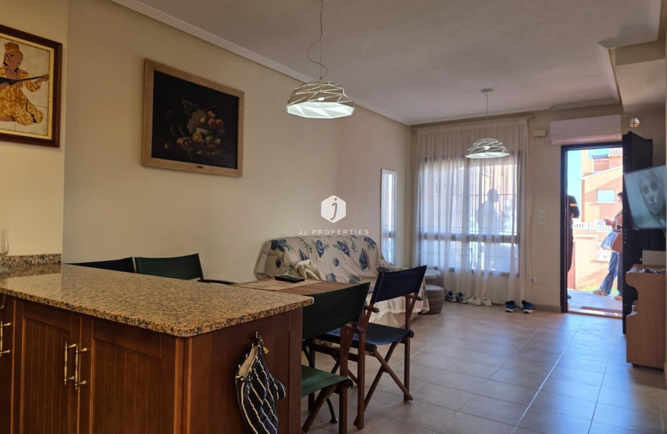 Resale - Bungalow -
Torrevieja - Zona Los Frutales