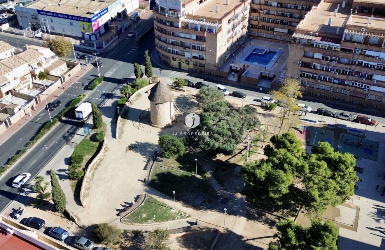 Resale - Apartment / flat -
Torrevieja - Costa Blanca