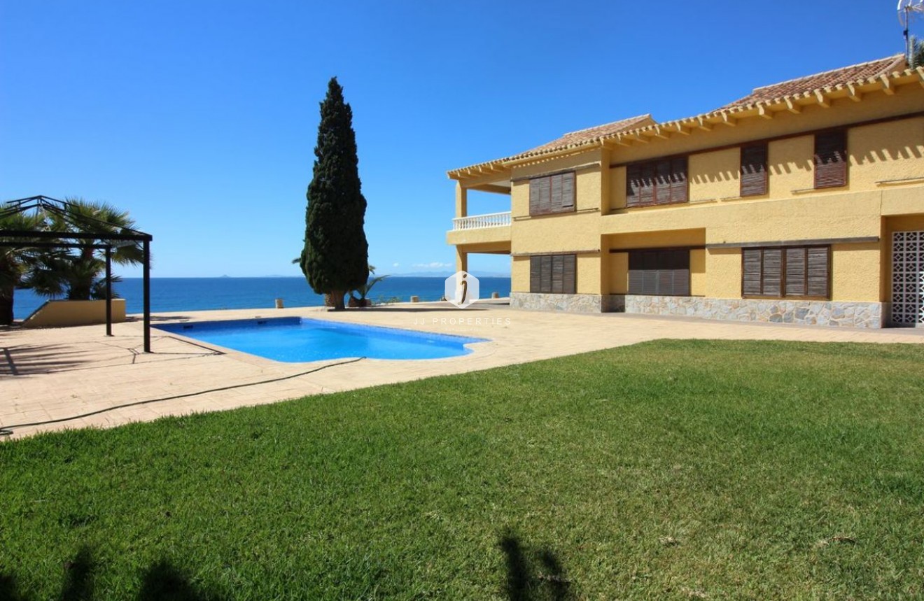 Resale - Villa -
Cabo Roig - Costa Blanca