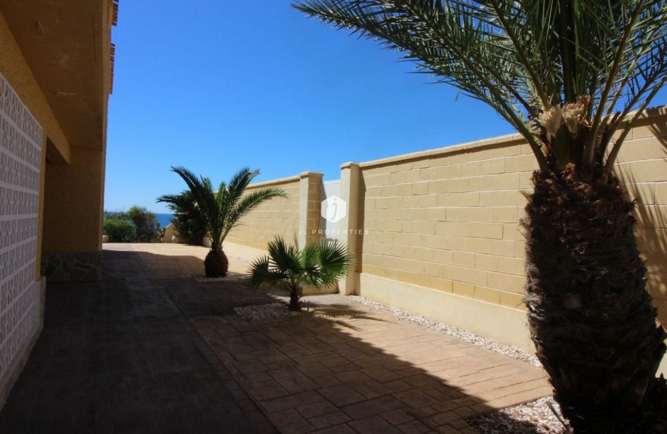 Resale - Villa -
Cabo Roig - Costa Blanca
