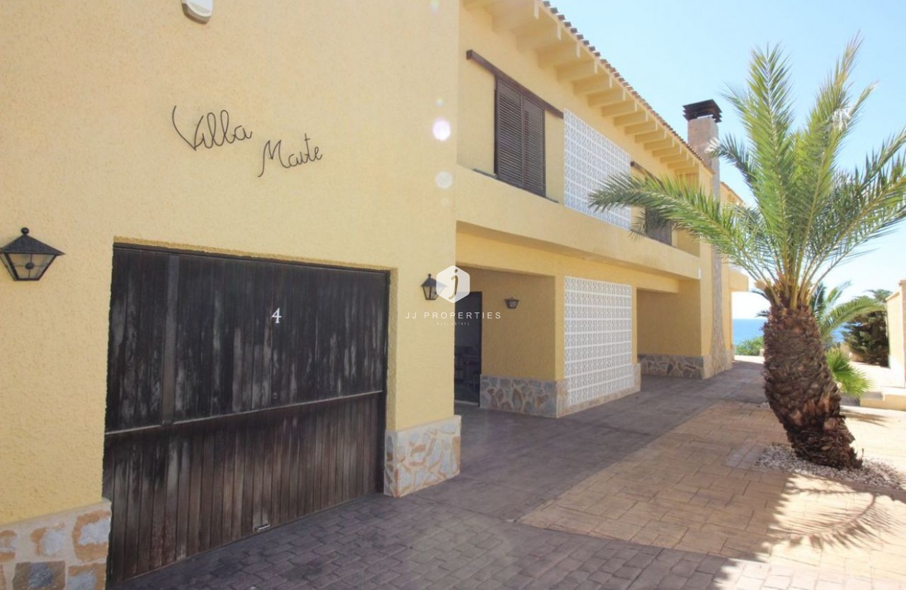 Resale - Villa -
Cabo Roig - Costa Blanca