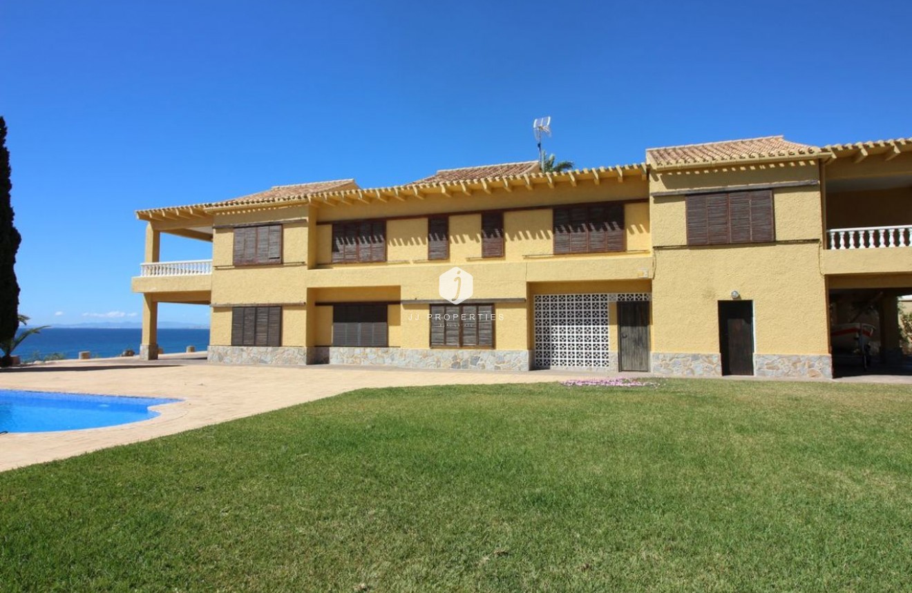 Resale - Villa -
Cabo Roig - Costa Blanca