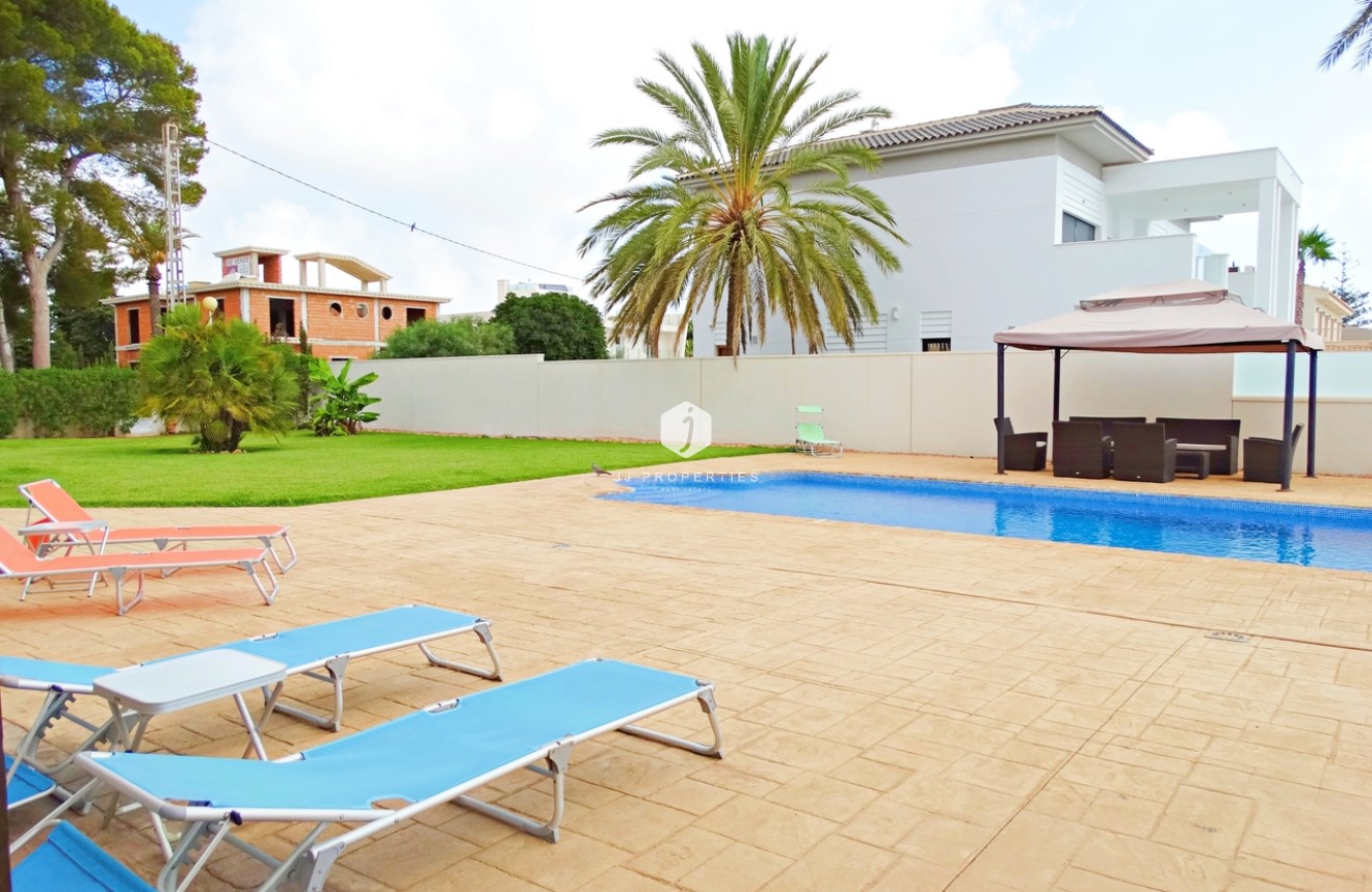 Resale - Villa -
Cabo Roig - Costa Blanca