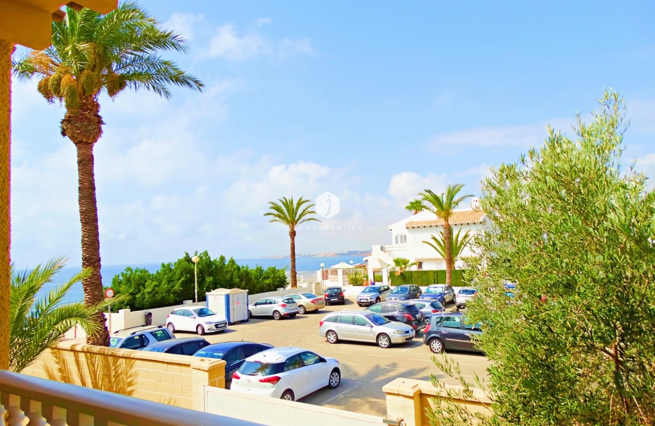 Resale - Villa -
Cabo Roig - Costa Blanca