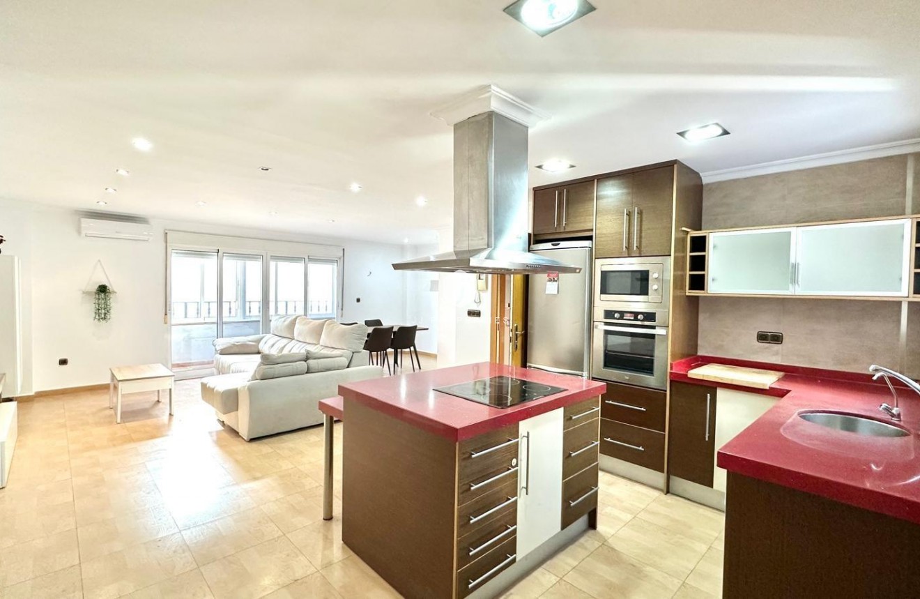 Resale - Apartment / flat -
Torrevieja - Centro