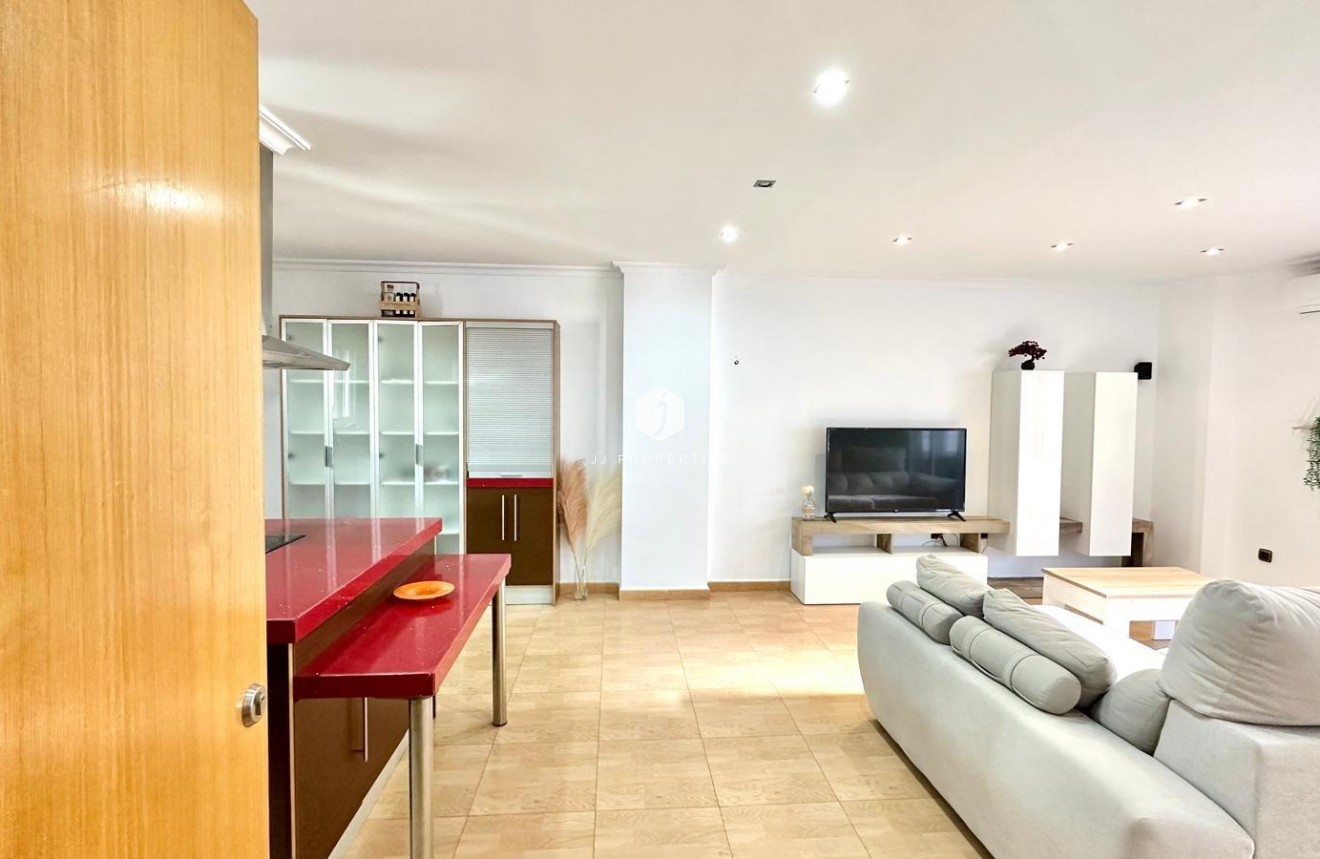 Resale - Apartment / flat -
Torrevieja - Centro