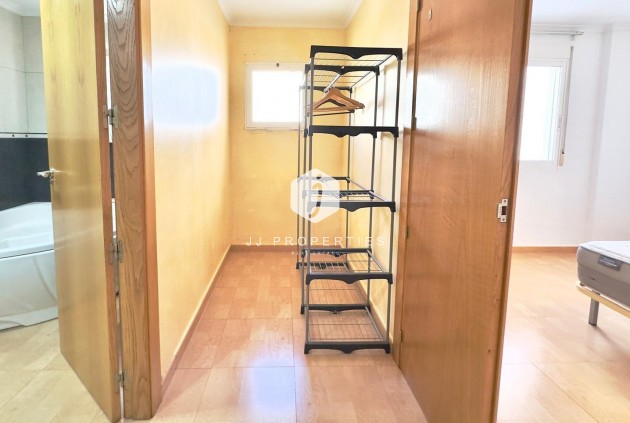 Resale - Apartment / flat -
Torrevieja - Centro