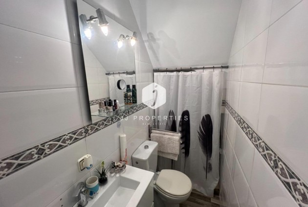 Resale - Chalet -
Torrevieja - Calas blanca