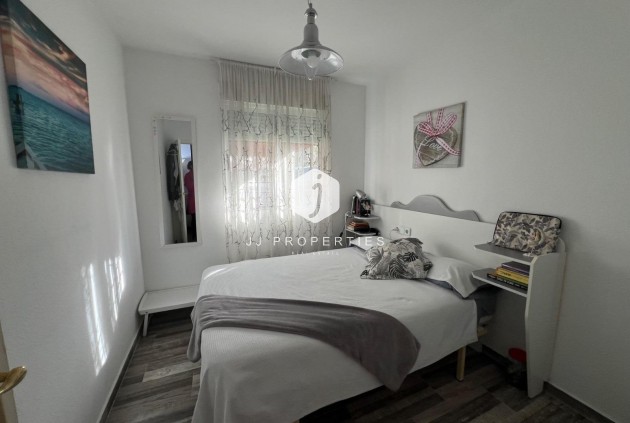 Resale - Chalet -
Torrevieja - Calas blanca