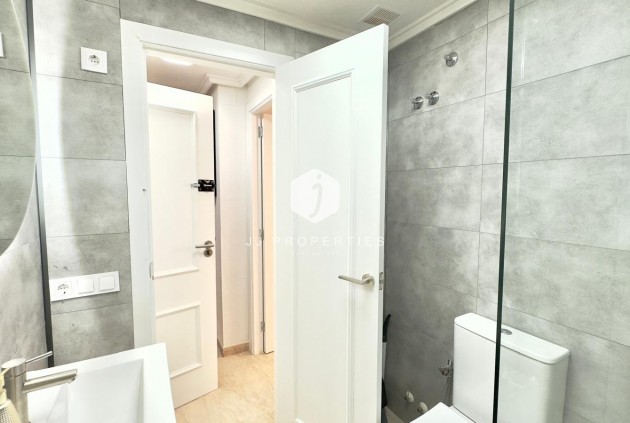 D'occasion - Appartement -
Torrevieja - Centro