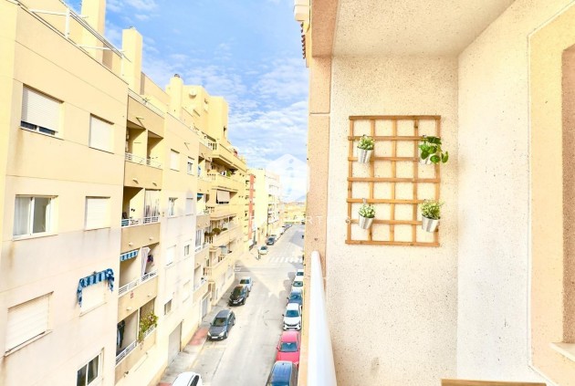 D'occasion - Appartement -
Torrevieja - Centro