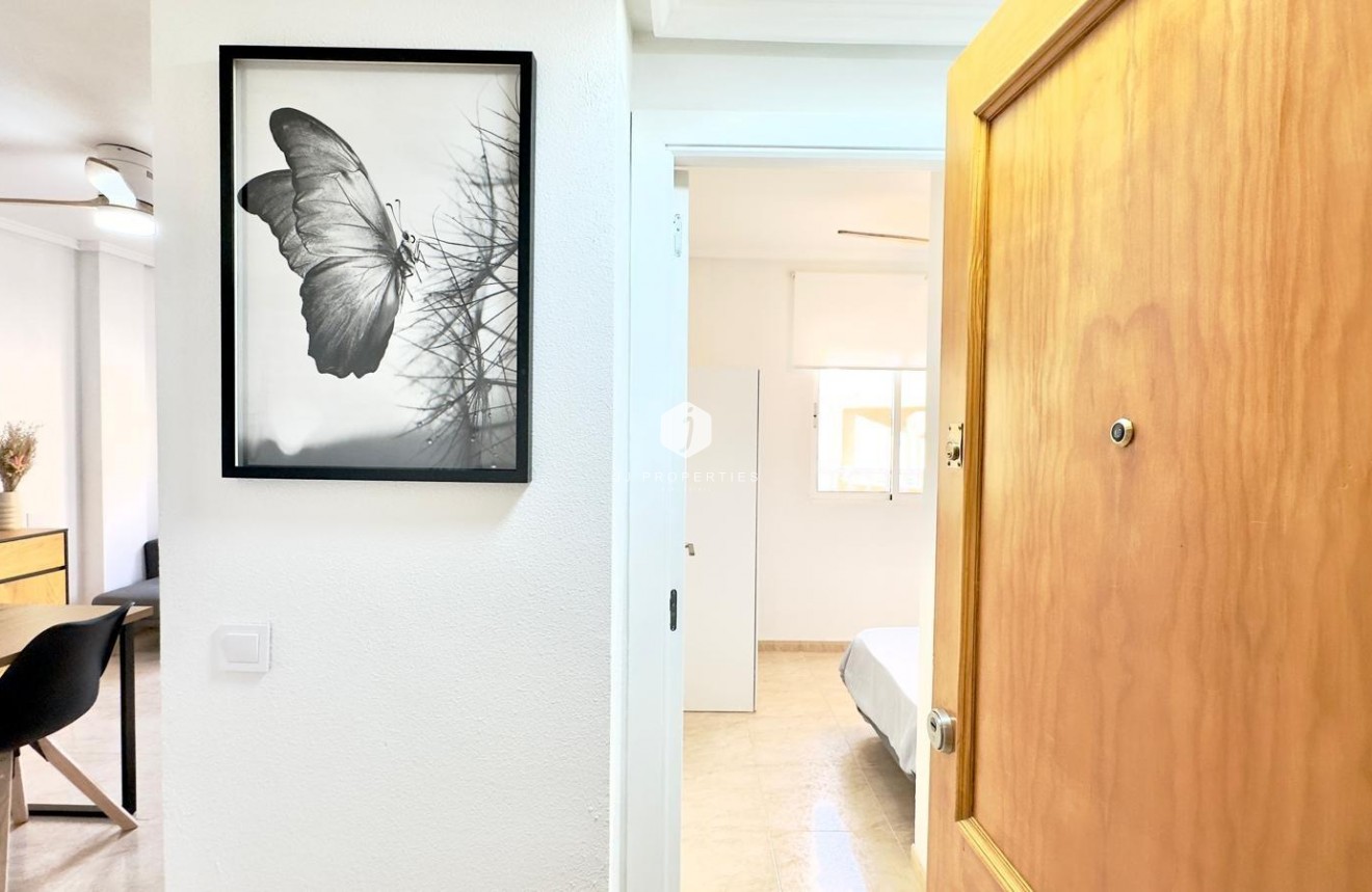 D'occasion - Appartement -
Torrevieja - Centro