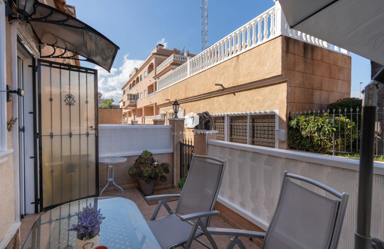 Tweedehands - Chalet -
Orihuela Costa - Los Dolses