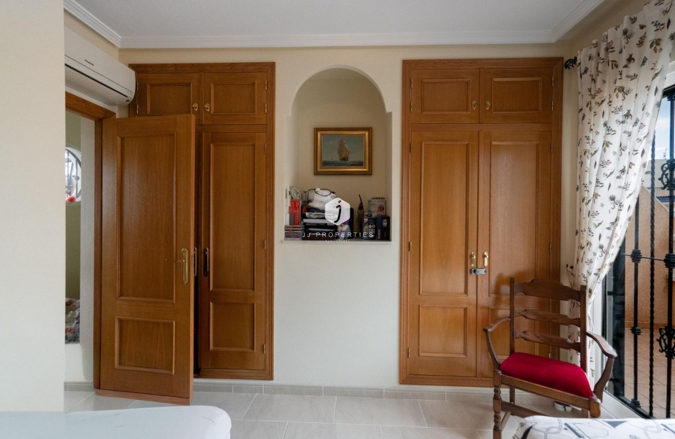 Tweedehands - Chalet -
Orihuela Costa - Los Dolses