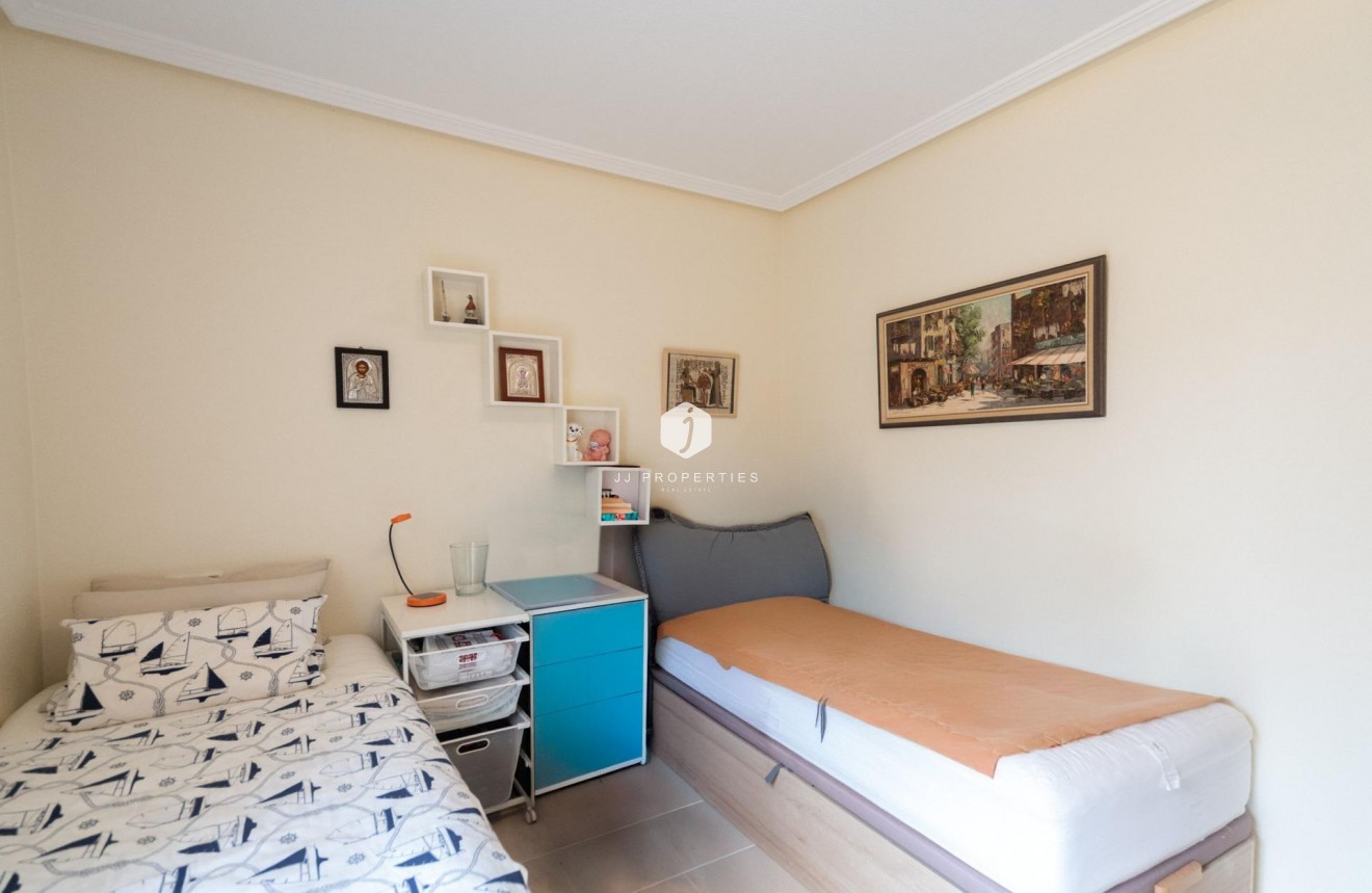 Tweedehands - Chalet -
Orihuela Costa - Los Dolses