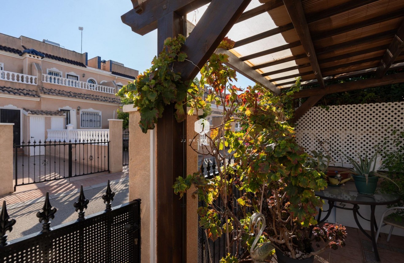 Tweedehands - Chalet -
Orihuela Costa - Los Dolses