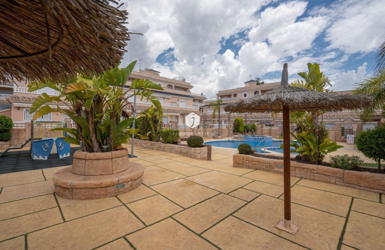 Tweedehands - Chalet -
Orihuela Costa - Los Dolses