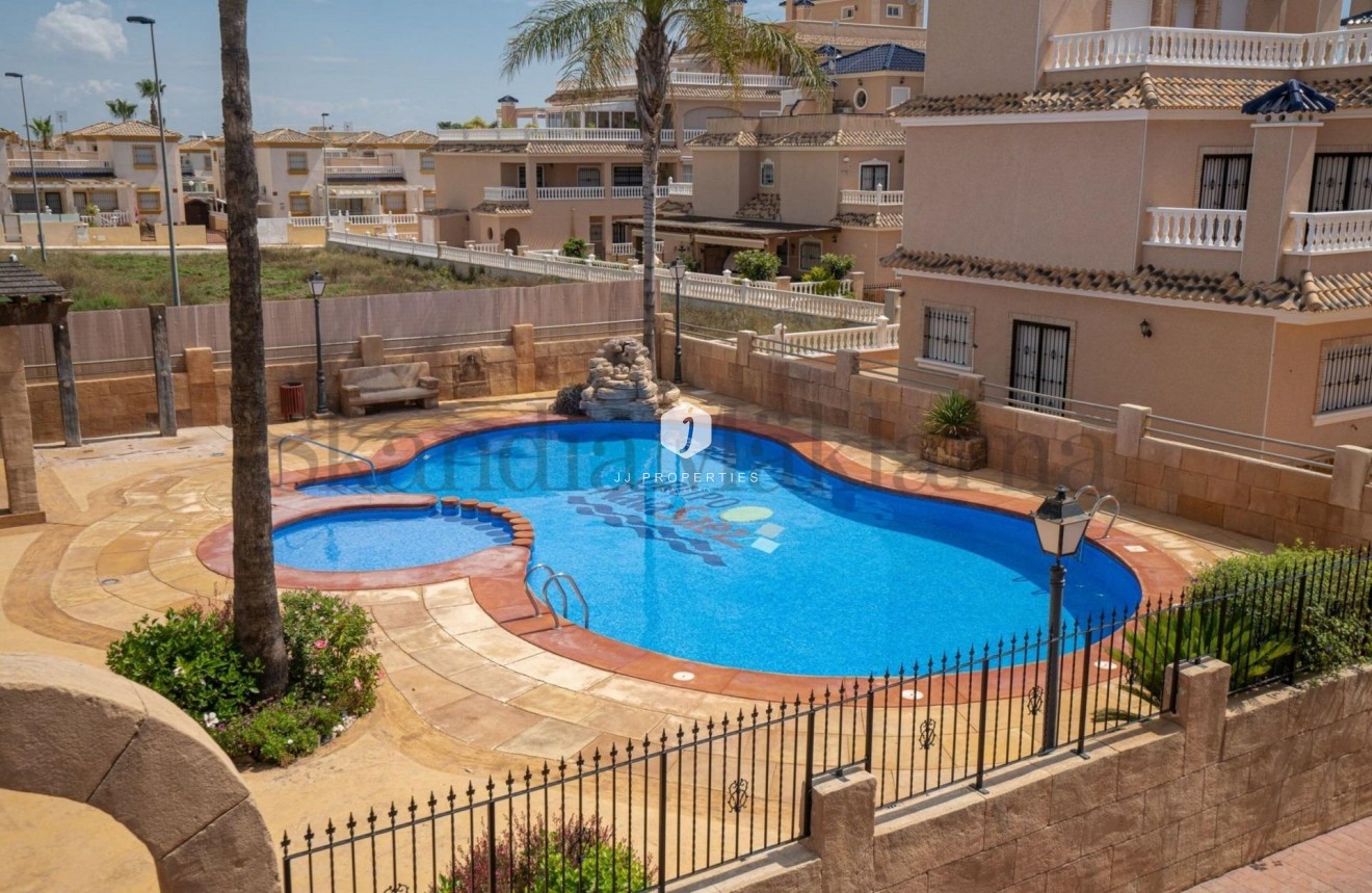 Tweedehands - Chalet -
Orihuela Costa - Los Dolses