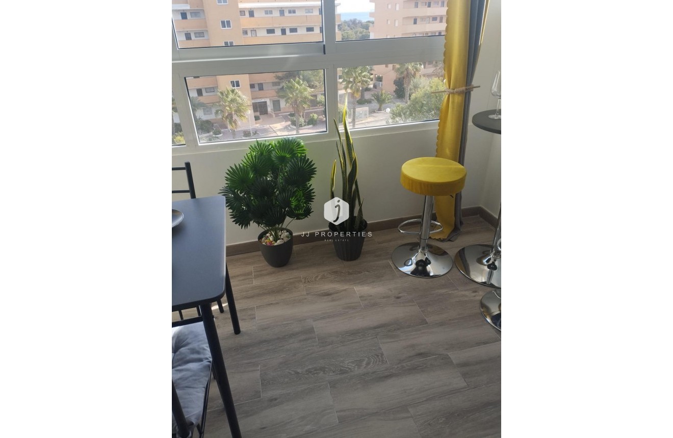 Resale - Apartment / flat -
Guardamar del Segura - Pinomar