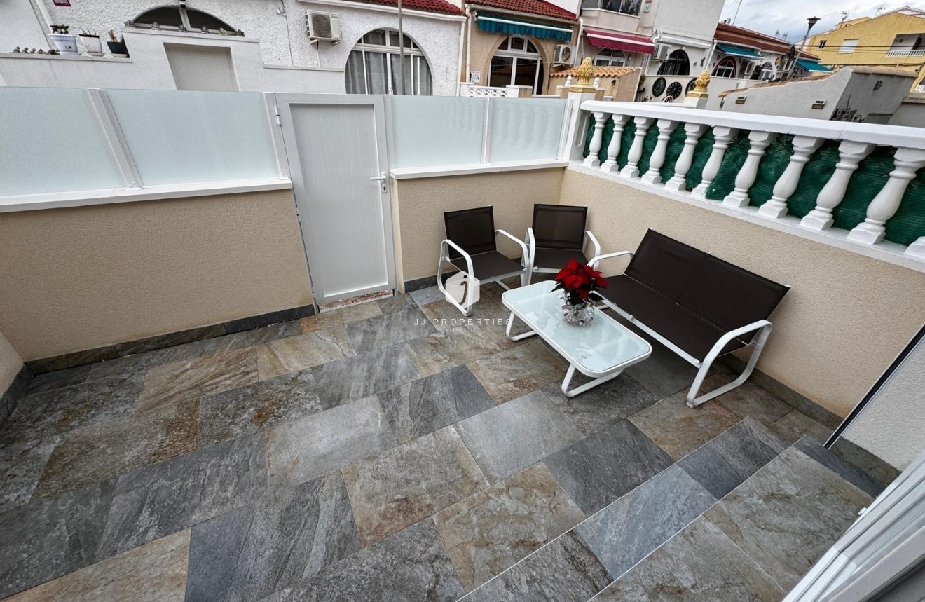 Resale - Bungalow -
Torrevieja - La Siesta - El Salado - Torreta