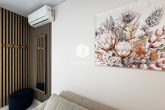 Resale - Bungalow -
Torrevieja - La Siesta - El Salado - Torreta