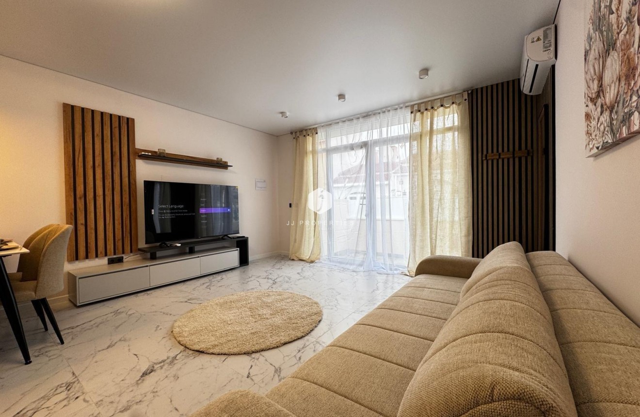 Resale - Bungalow -
Torrevieja - La Siesta - El Salado - Torreta