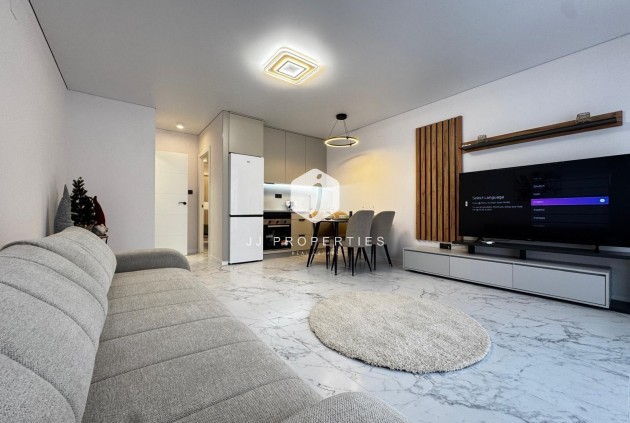 Resale - Bungalow -
Torrevieja - La Siesta - El Salado - Torreta