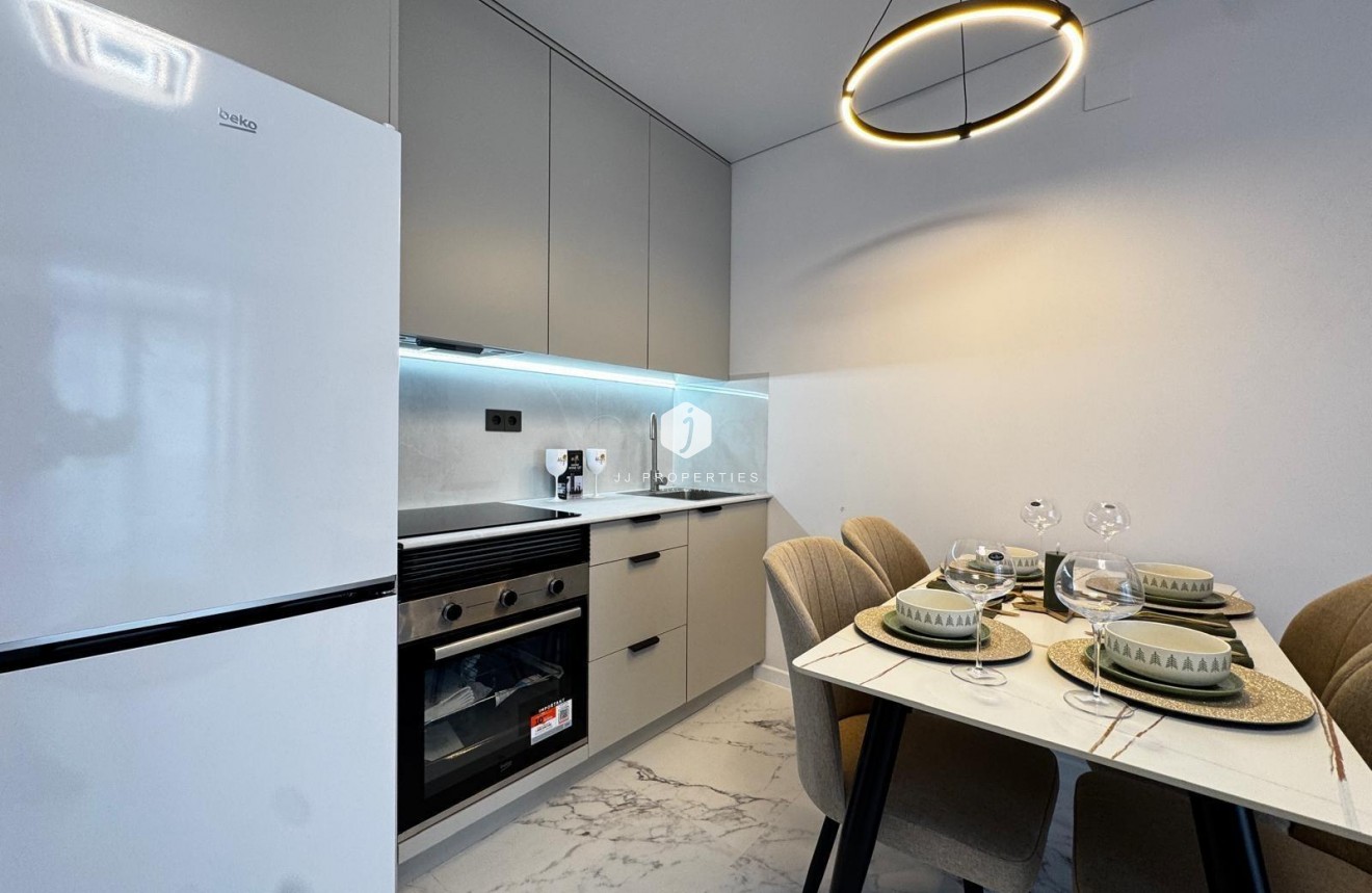 Resale - Bungalow -
Torrevieja - La Siesta - El Salado - Torreta