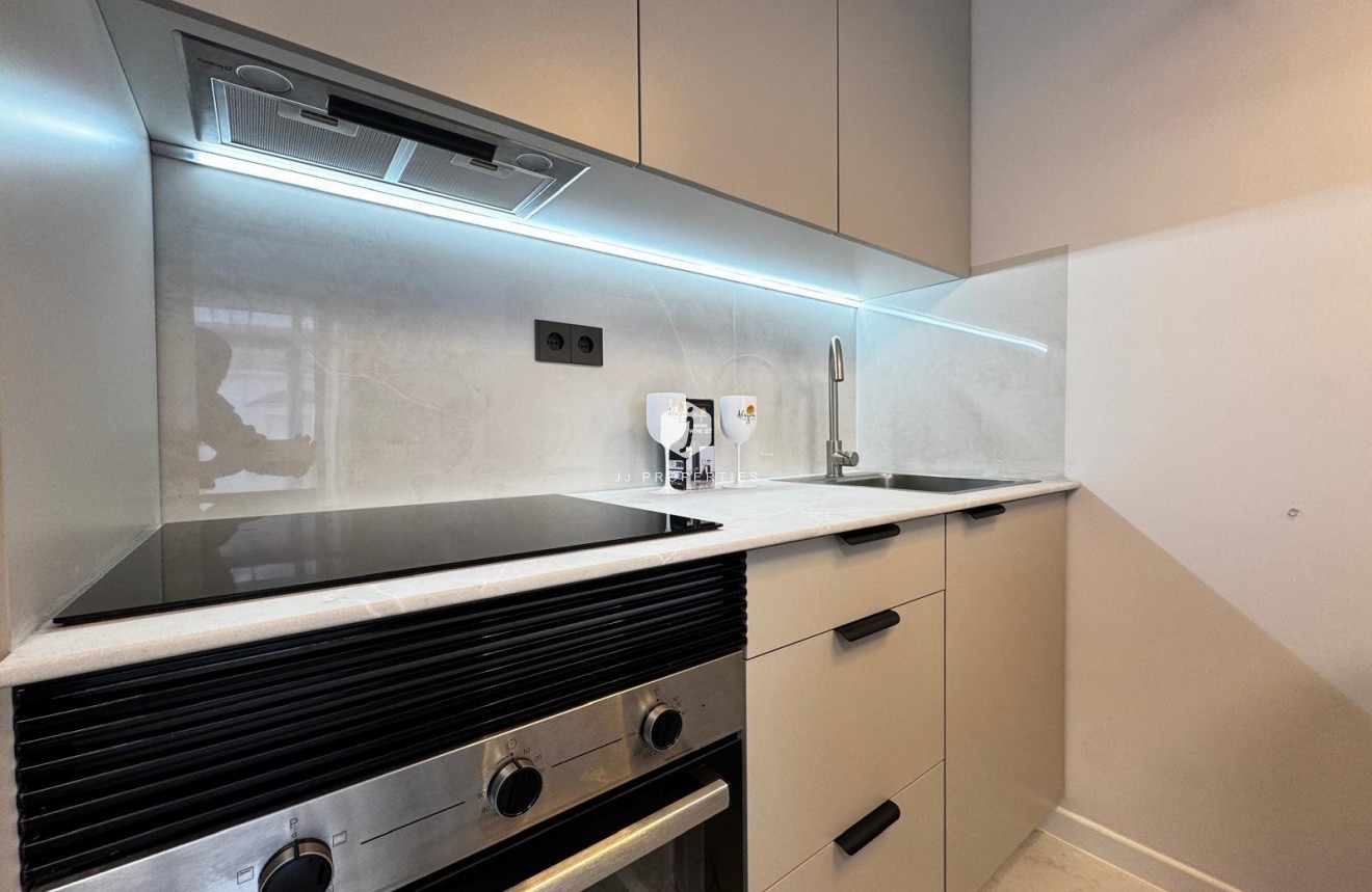 Resale - Bungalow -
Torrevieja - La Siesta - El Salado - Torreta