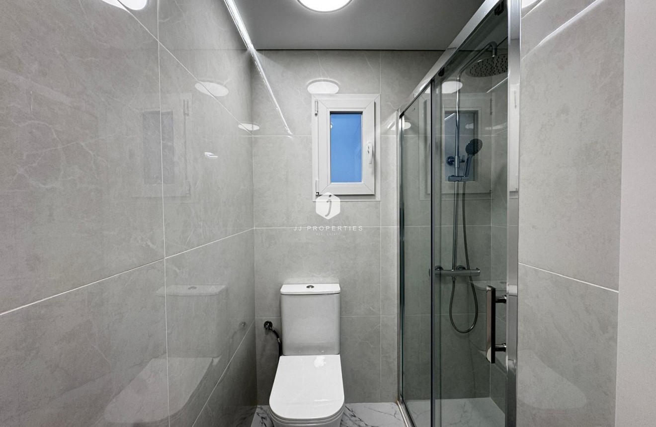 Resale - Bungalow -
Torrevieja - La Siesta - El Salado - Torreta