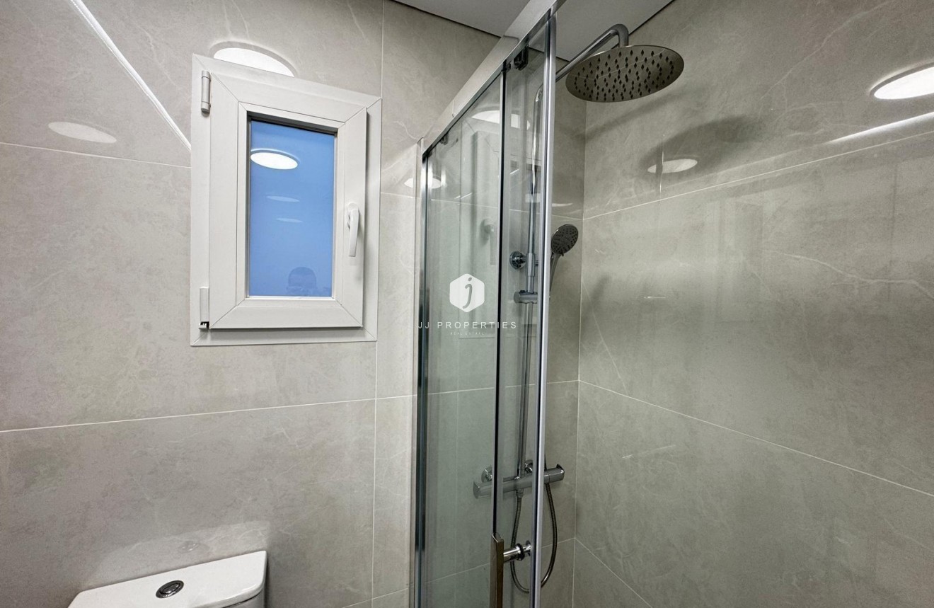 Resale - Bungalow -
Torrevieja - La Siesta - El Salado - Torreta