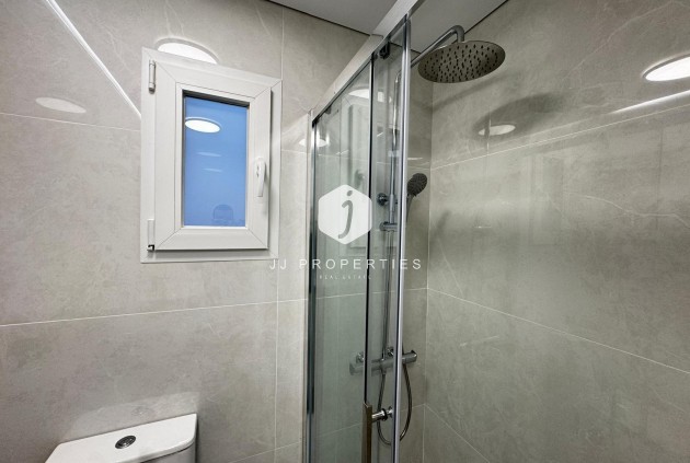 Resale - Bungalow -
Torrevieja - La Siesta - El Salado - Torreta