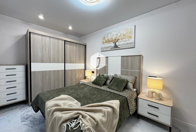 Resale - Bungalow -
Torrevieja - La Siesta - El Salado - Torreta