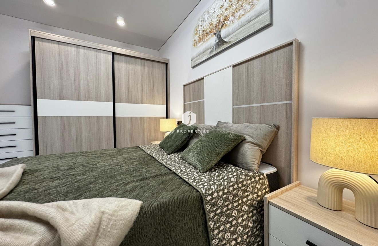 Resale - Bungalow -
Torrevieja - La Siesta - El Salado - Torreta