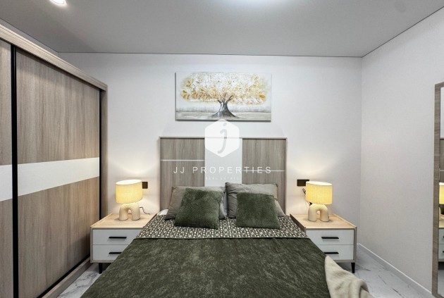 Resale - Bungalow -
Torrevieja - La Siesta - El Salado - Torreta