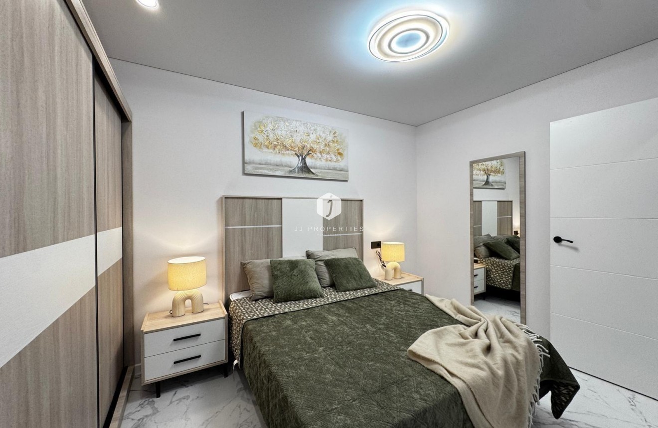 Resale - Bungalow -
Torrevieja - La Siesta - El Salado - Torreta