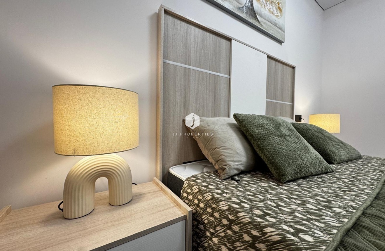 Resale - Bungalow -
Torrevieja - La Siesta - El Salado - Torreta