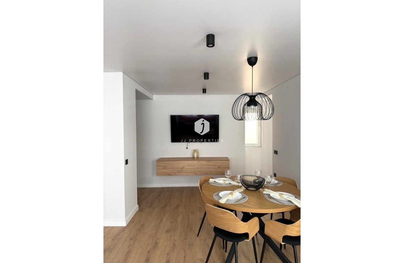 Segunda mano - Apartamento / piso -
Torrevieja - Paseo maritimo