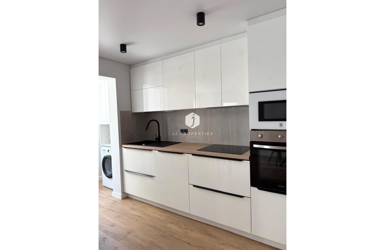 Segunda mano - Apartamento / piso -
Torrevieja - Paseo maritimo