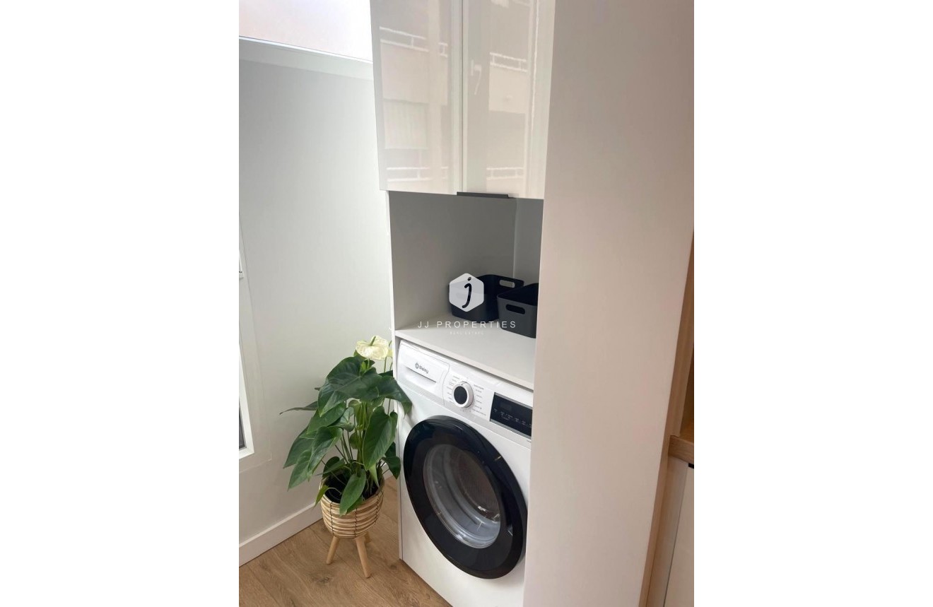 Segunda mano - Apartamento / piso -
Torrevieja - Paseo maritimo